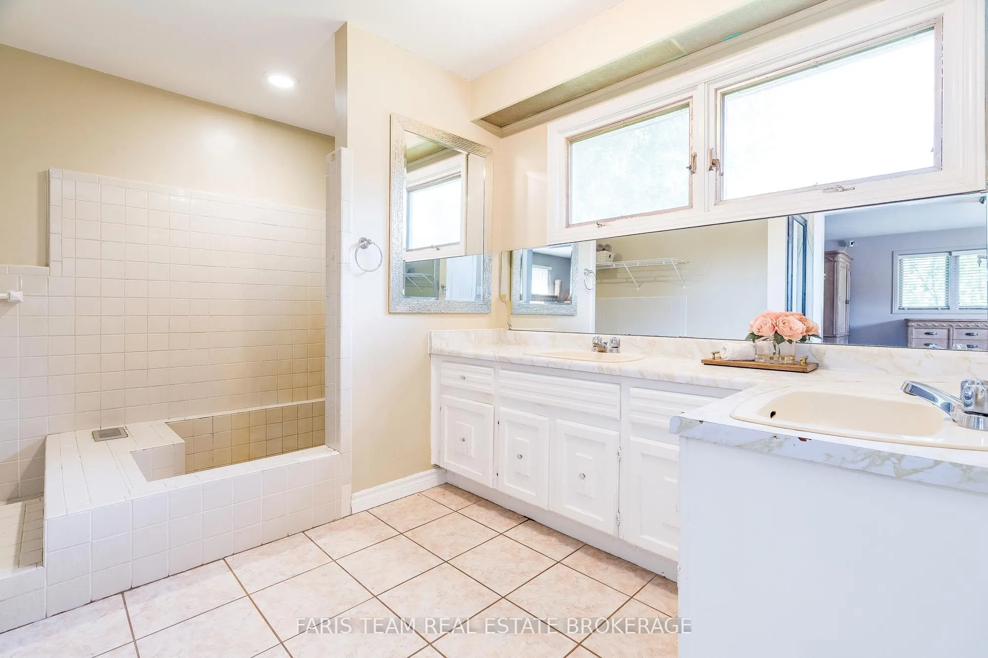 175 South Summit Farm Road