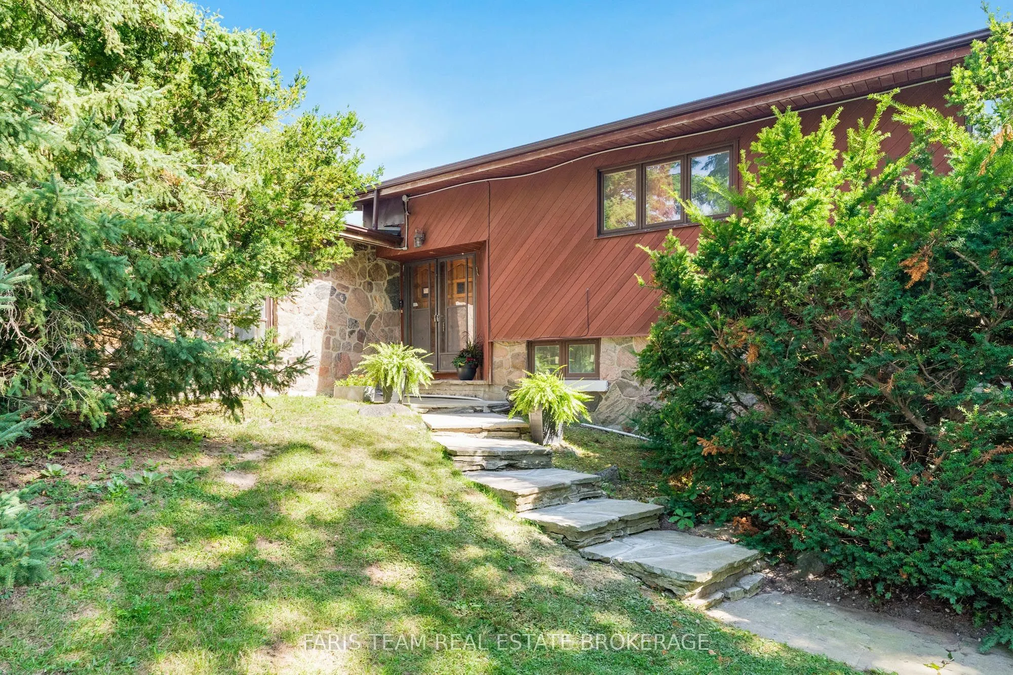 175 South Summit Farm Road