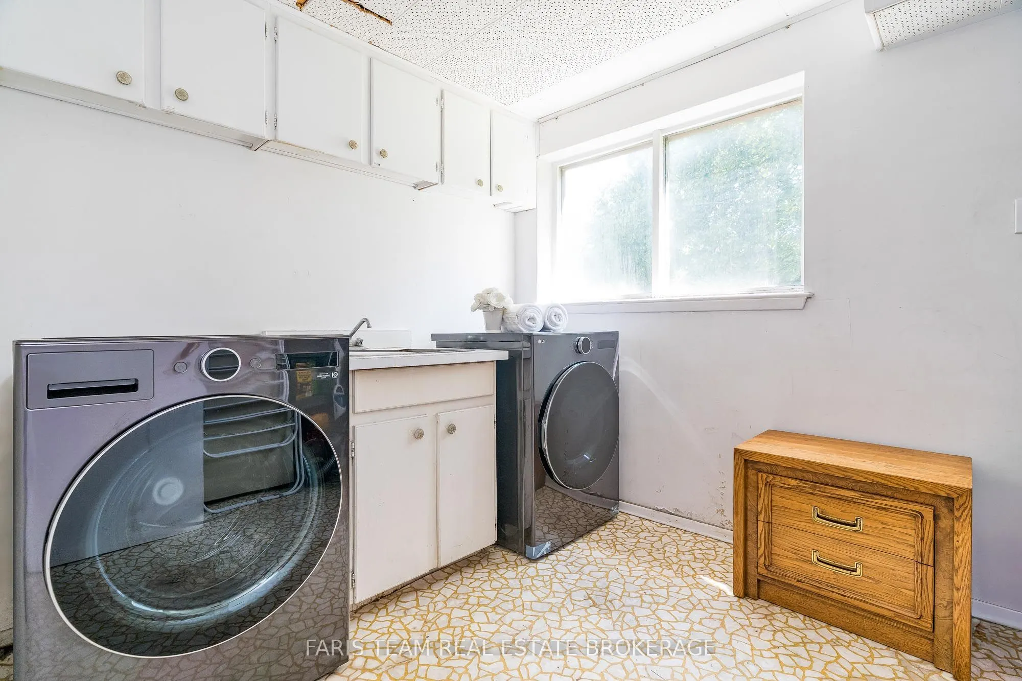 175 South Summit Farm Road