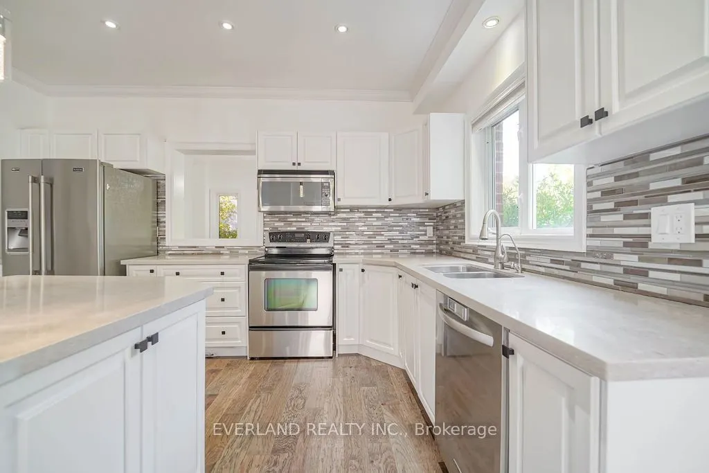 618 Foxcroft Boulevard