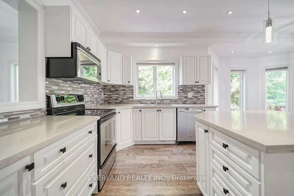 618 Foxcroft Boulevard