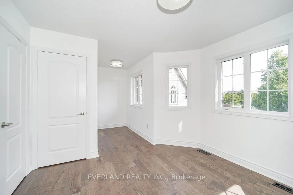 618 Foxcroft Boulevard