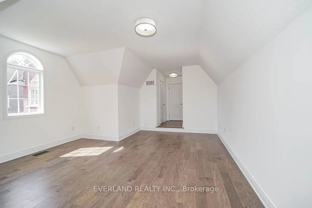 618 Foxcroft Boulevard