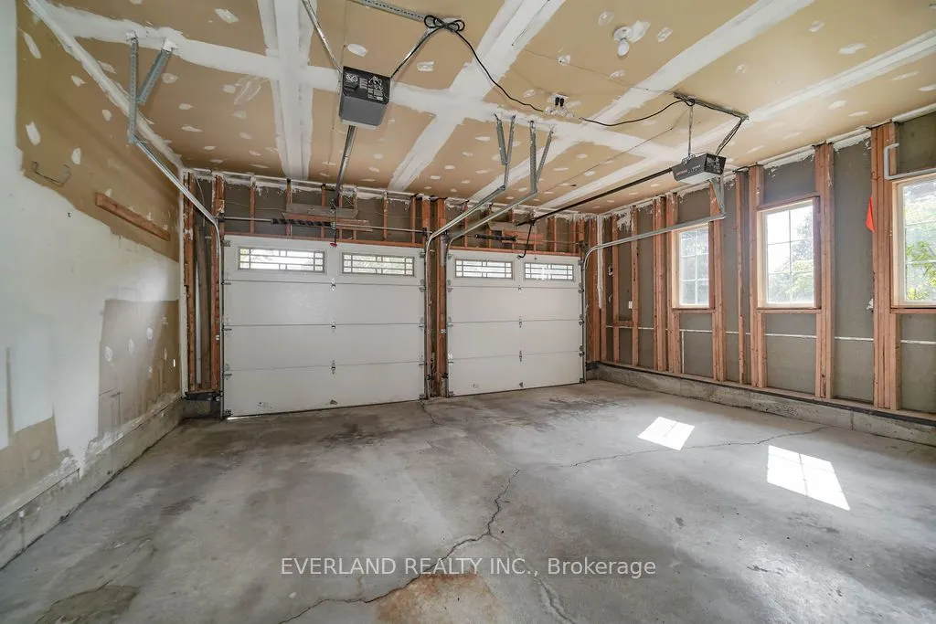 618 Foxcroft Boulevard