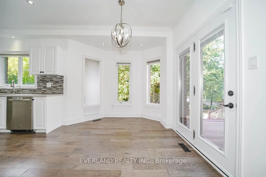 618 Foxcroft Boulevard