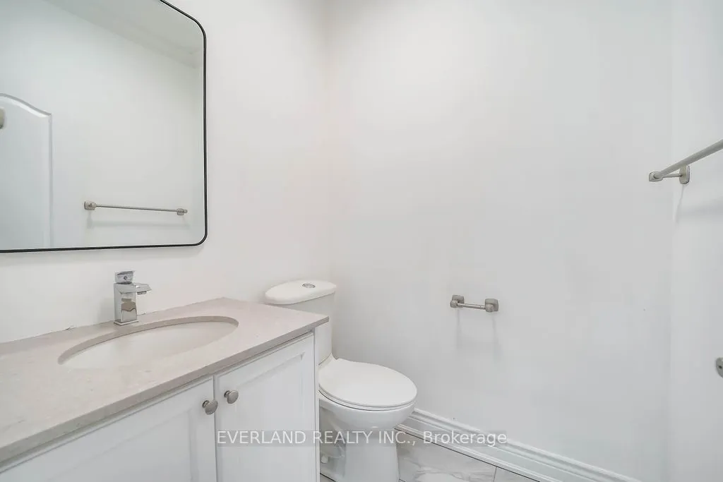 618 Foxcroft Boulevard