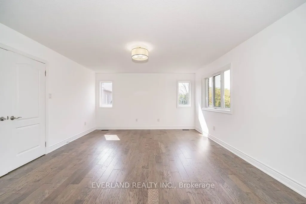 618 Foxcroft Boulevard