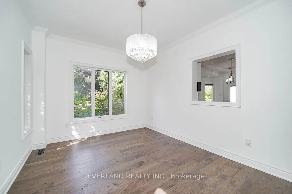 618 Foxcroft Boulevard