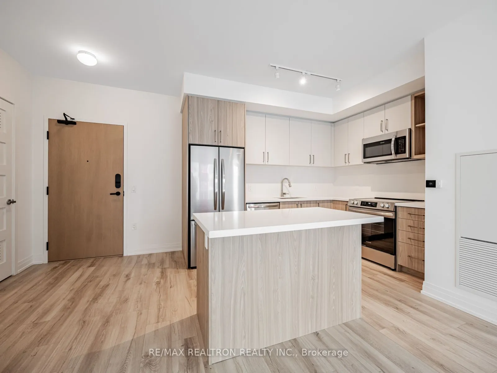 333 Sunseeker Avenue, #426