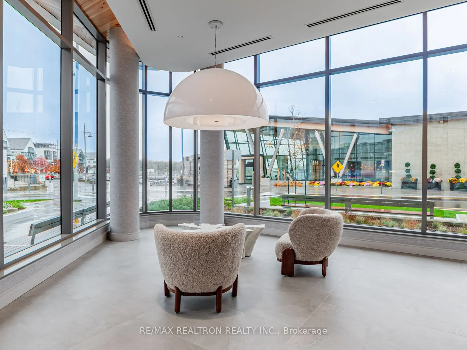 333 Sunseeker Avenue, #426