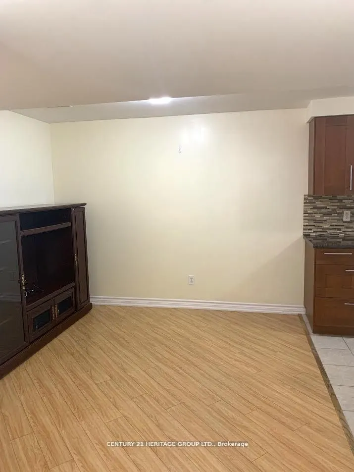 536 Summeridge Drive, #LOWER