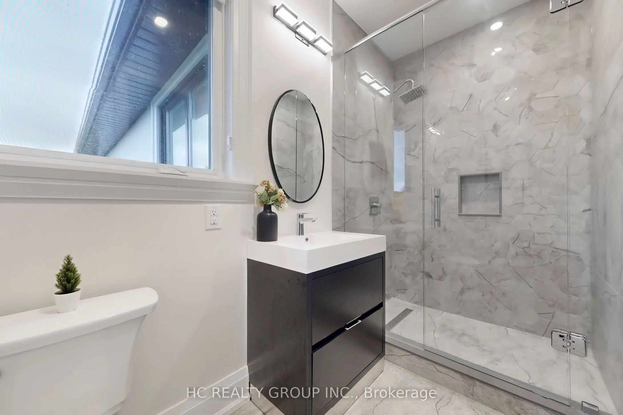 6077 Hillsdale Drive