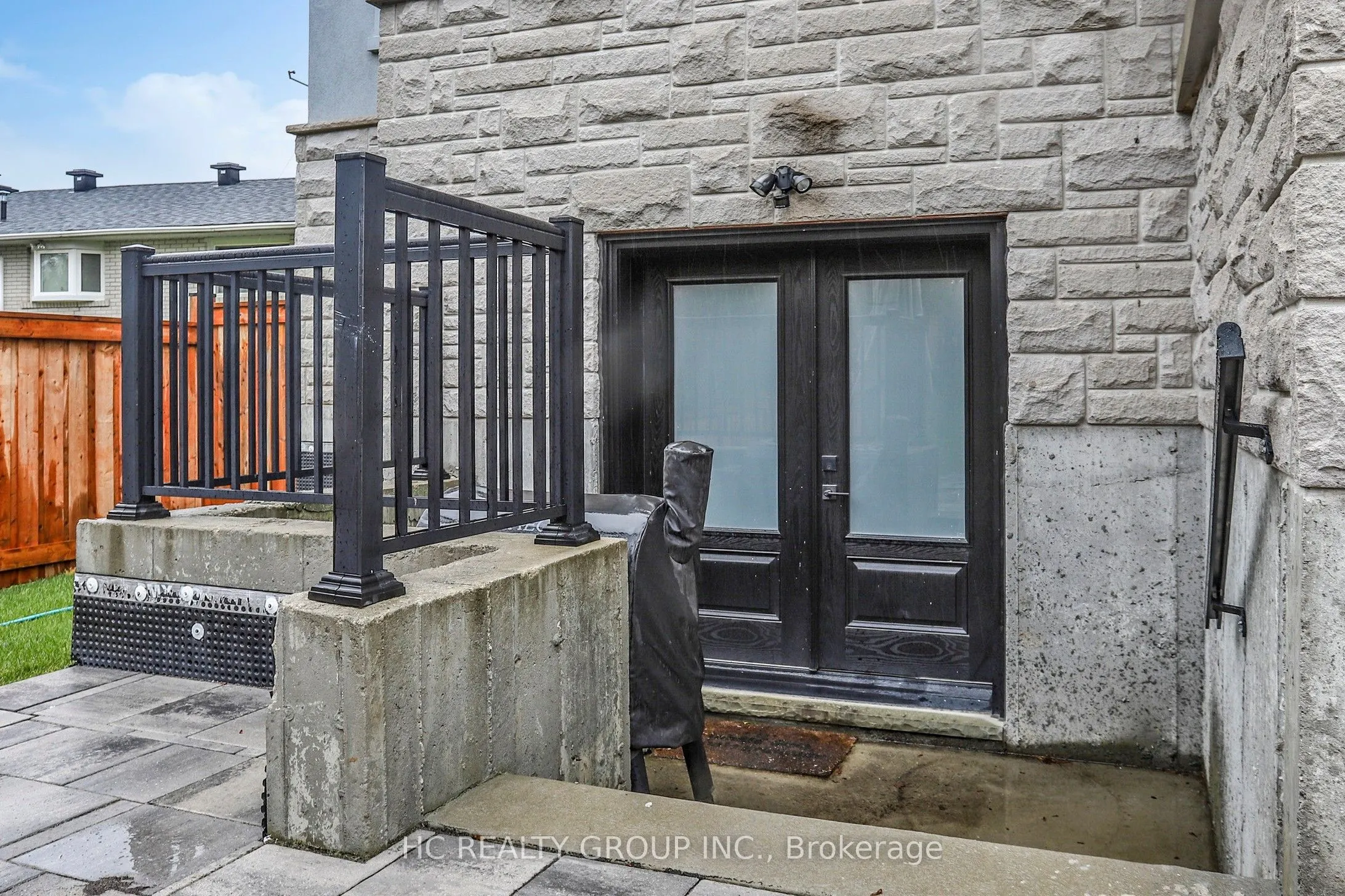 6077 Hillsdale Drive