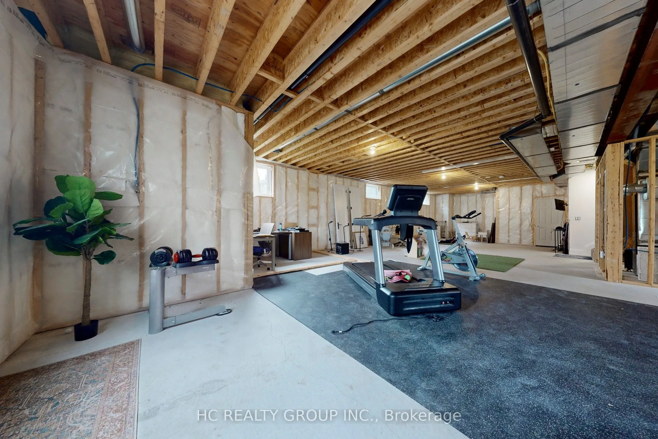 6077 Hillsdale Drive