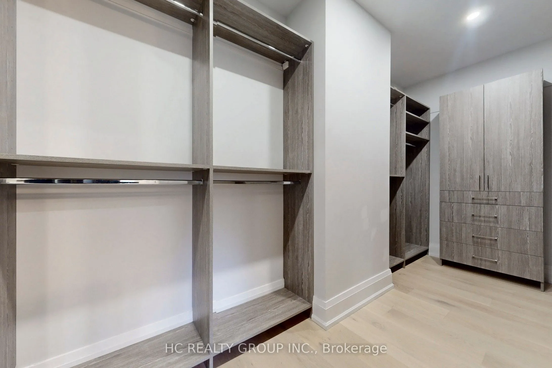 6077 Hillsdale Drive