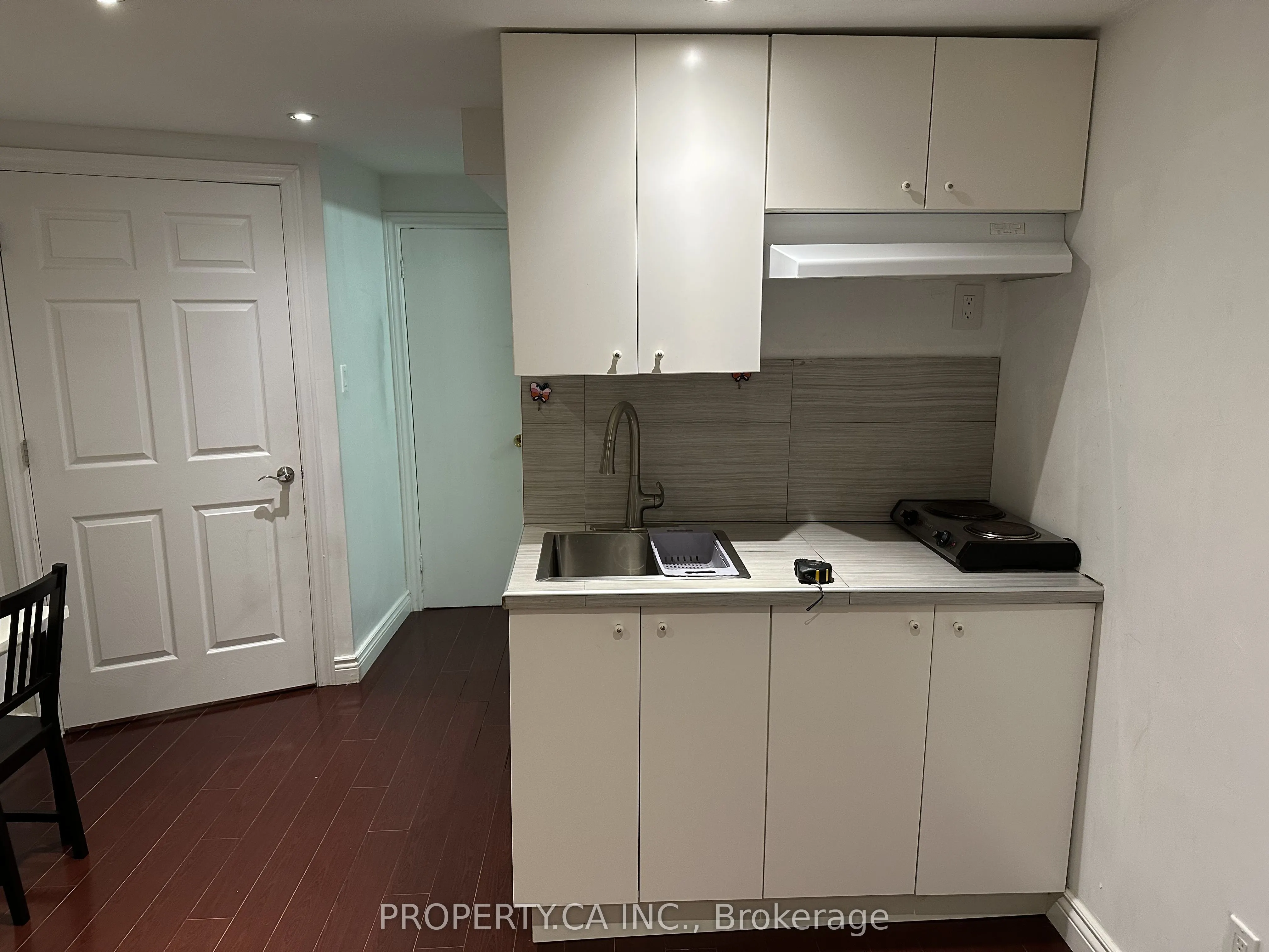 81 Holsworthy Crescent, #Basement