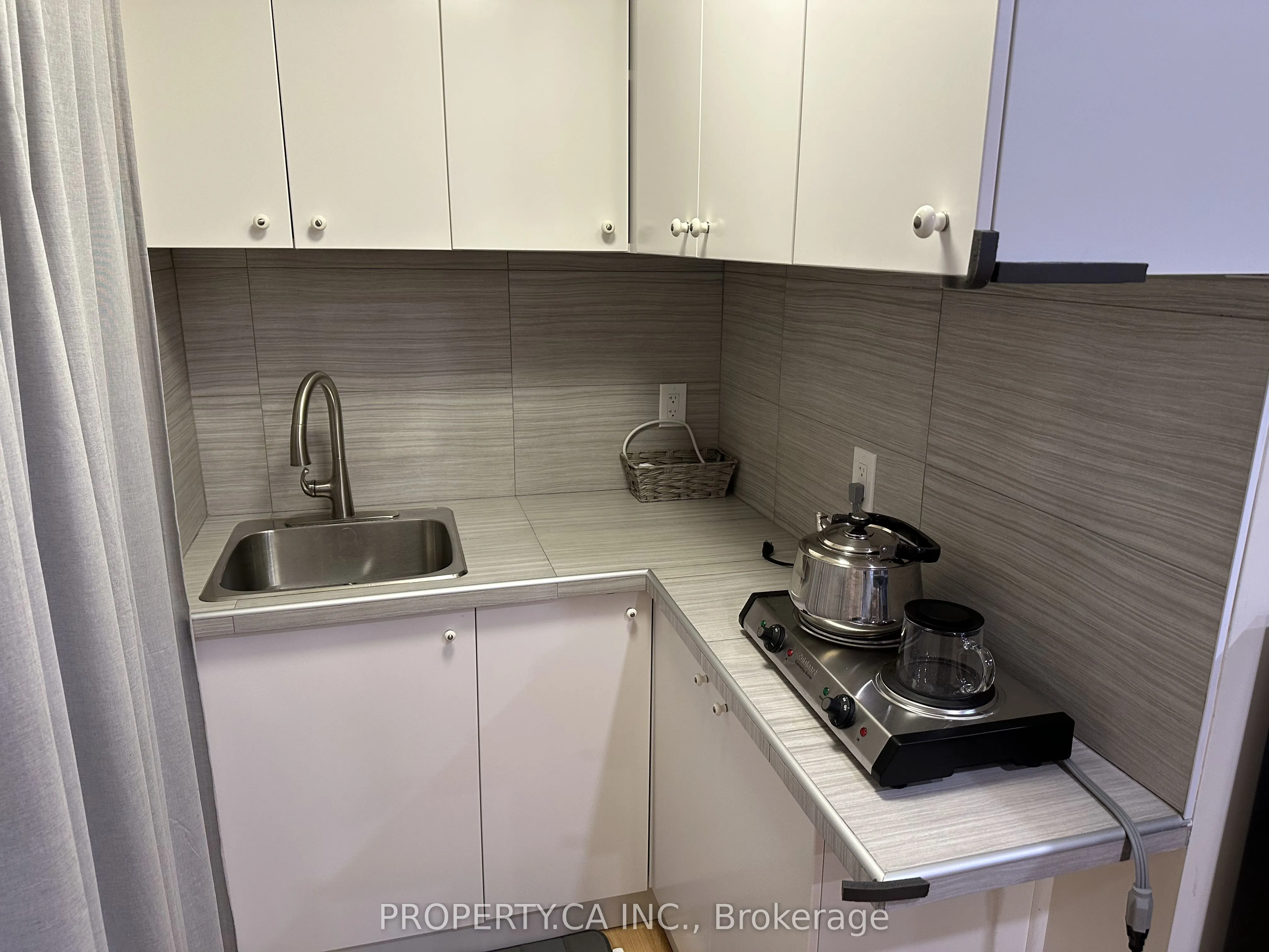 81 Holsworthy Crescent, #Basement