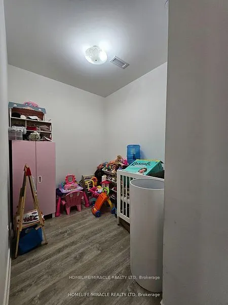 185 DEERFIELD Road, #116