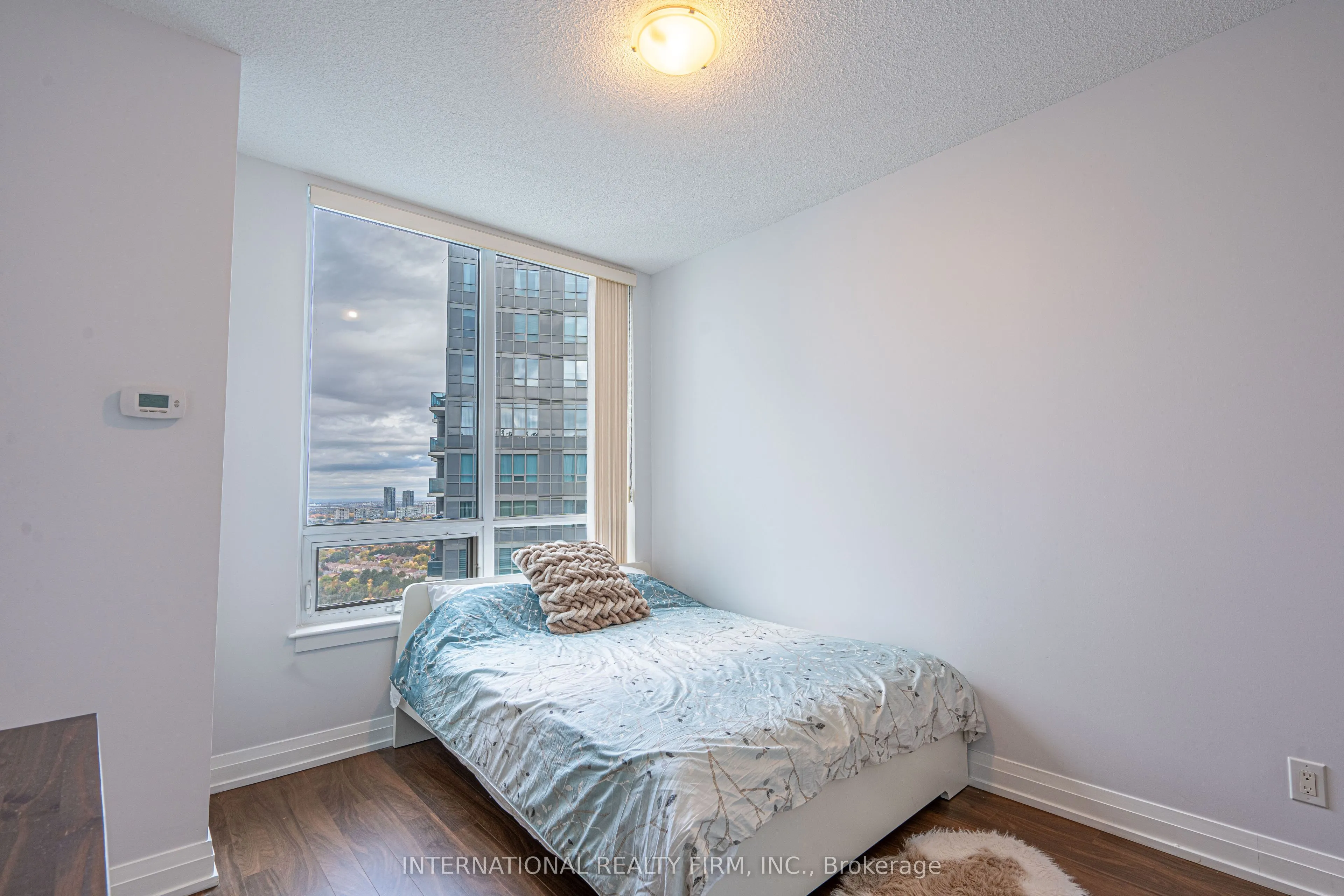 7165 Yonge Street, #PH09