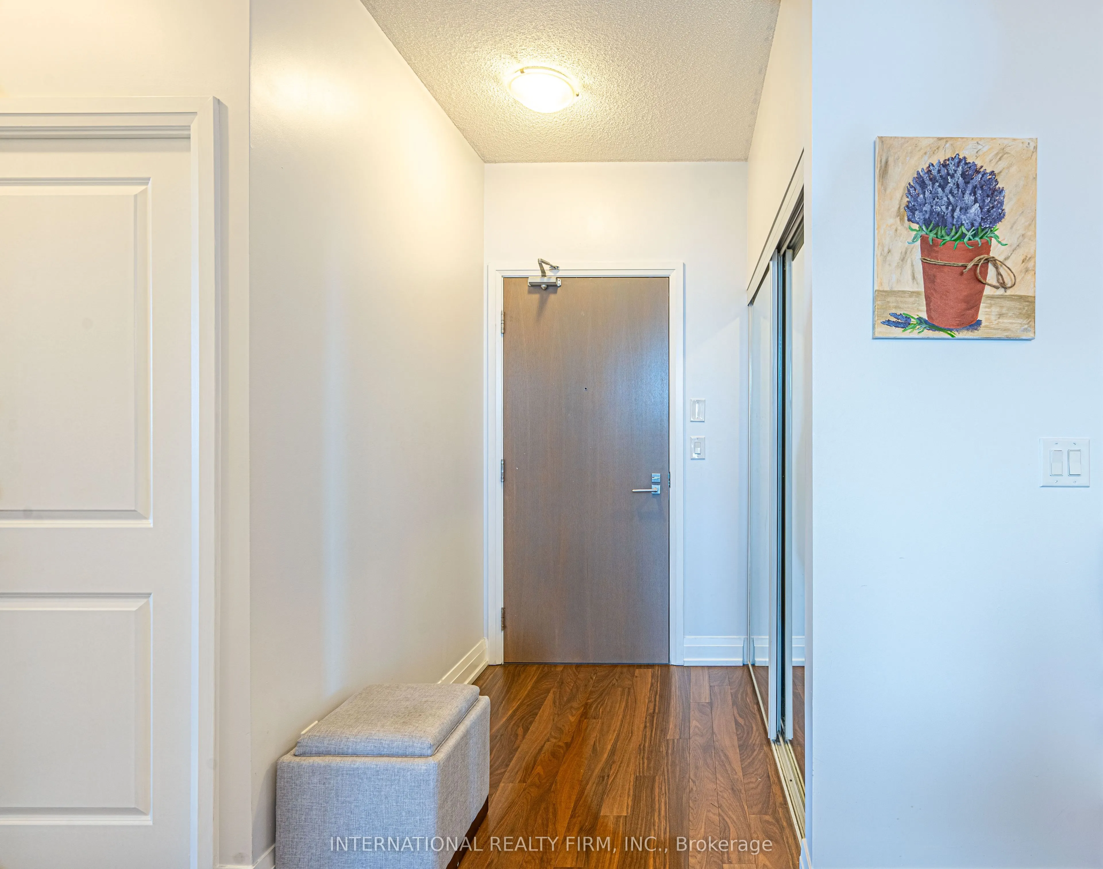 7165 Yonge Street, #PH09