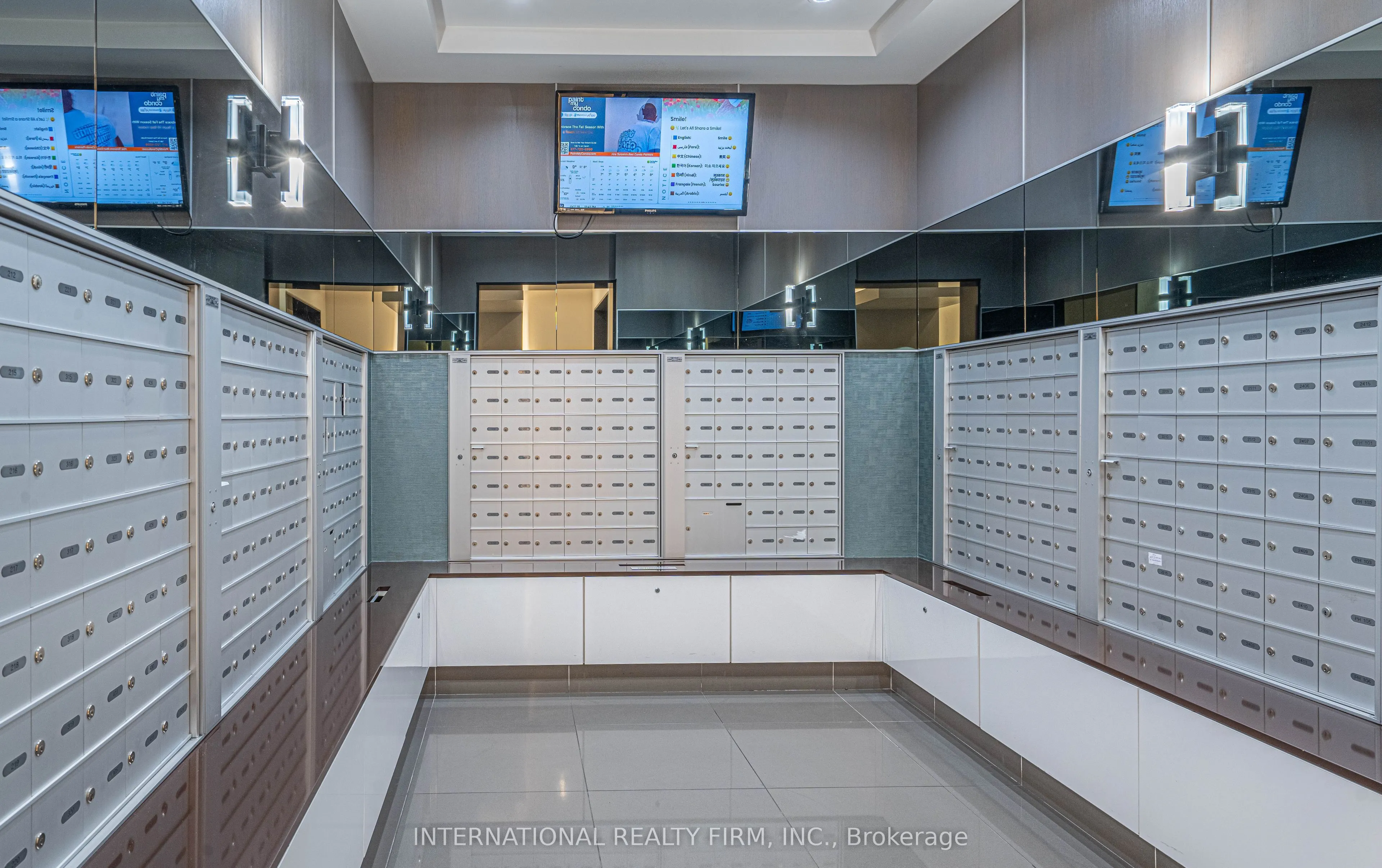 7165 Yonge Street, #PH09