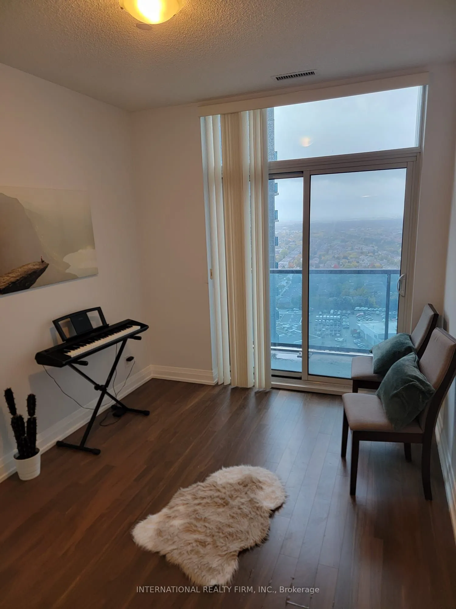 7165 Yonge Street, #PH09