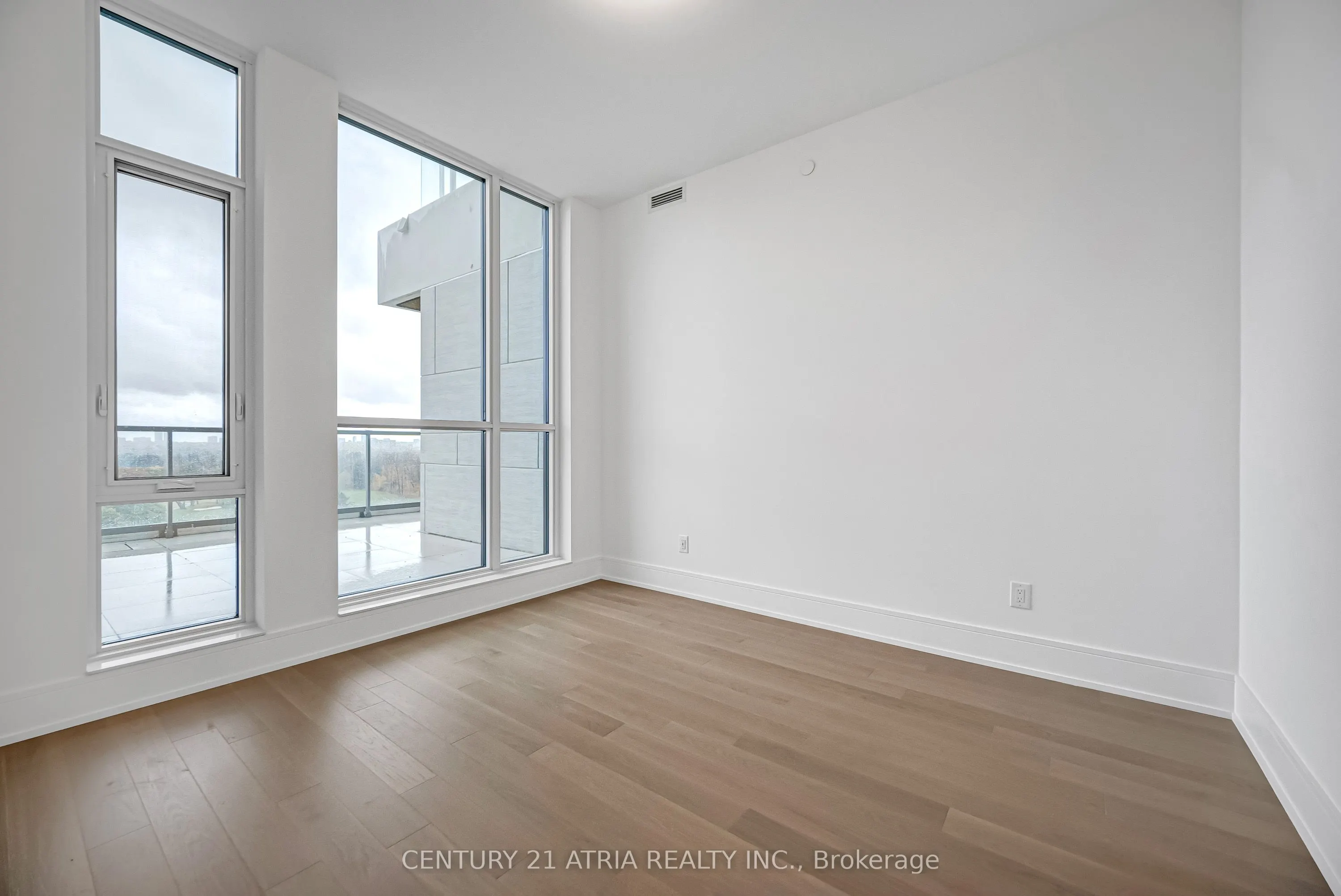 397 Royal Orchard Boulevard, #806