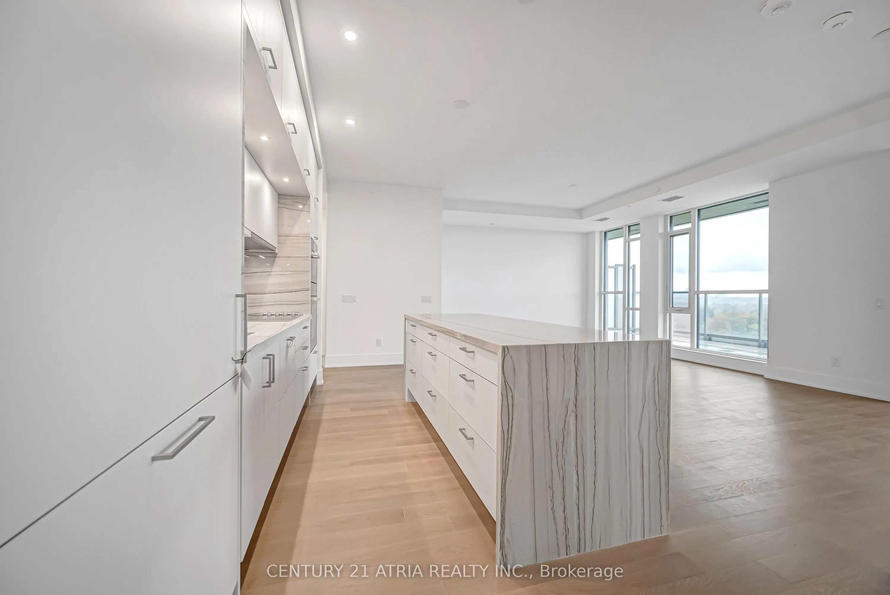 397 Royal Orchard Boulevard, #806