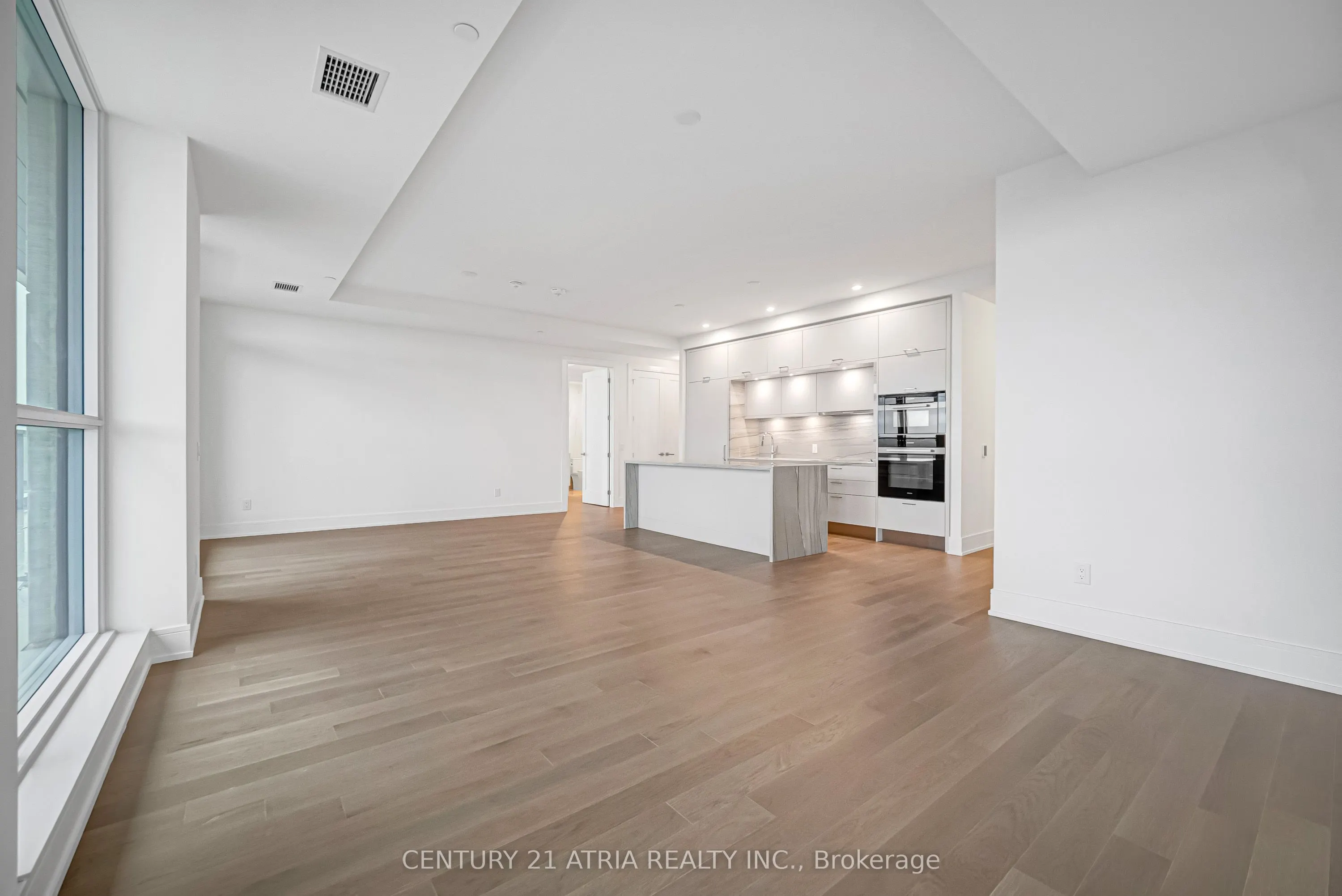 397 Royal Orchard Boulevard, #806