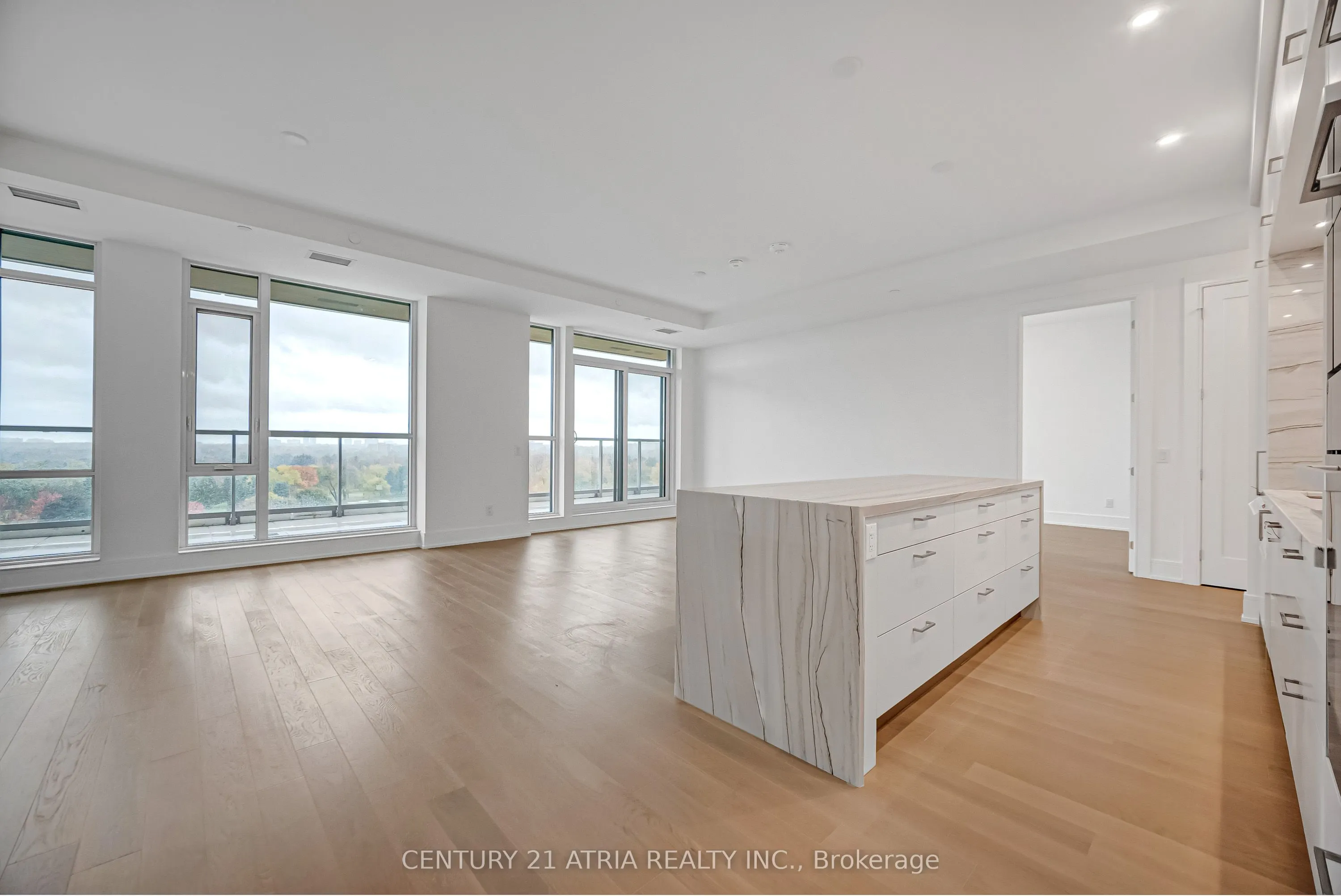 397 Royal Orchard Boulevard, #806