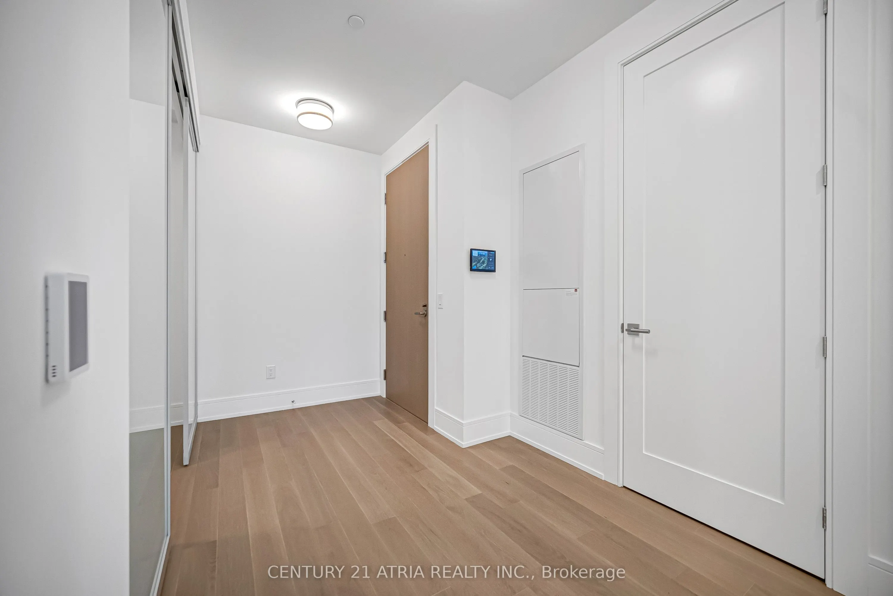 397 Royal Orchard Boulevard, #806