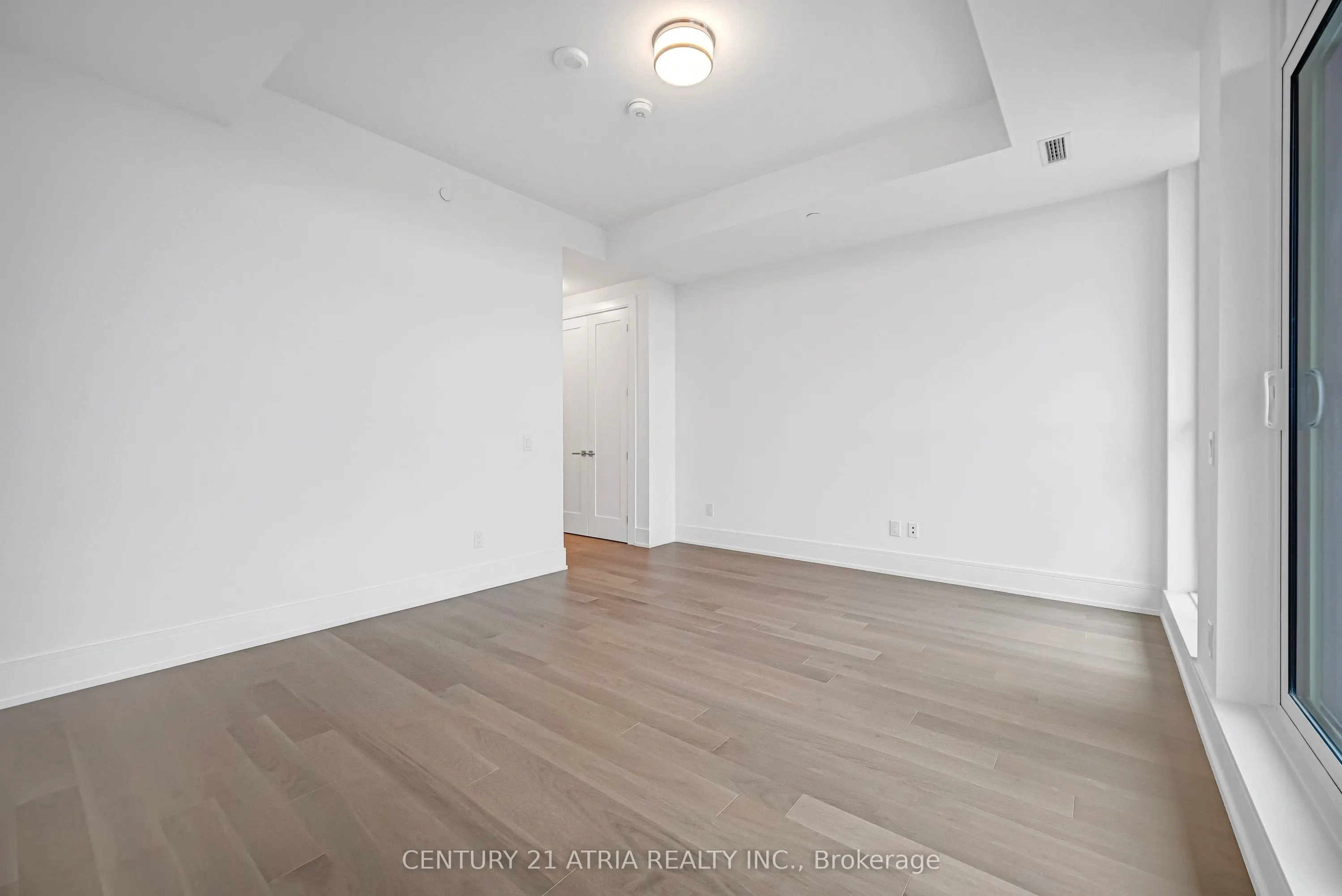 397 Royal Orchard Boulevard, #806