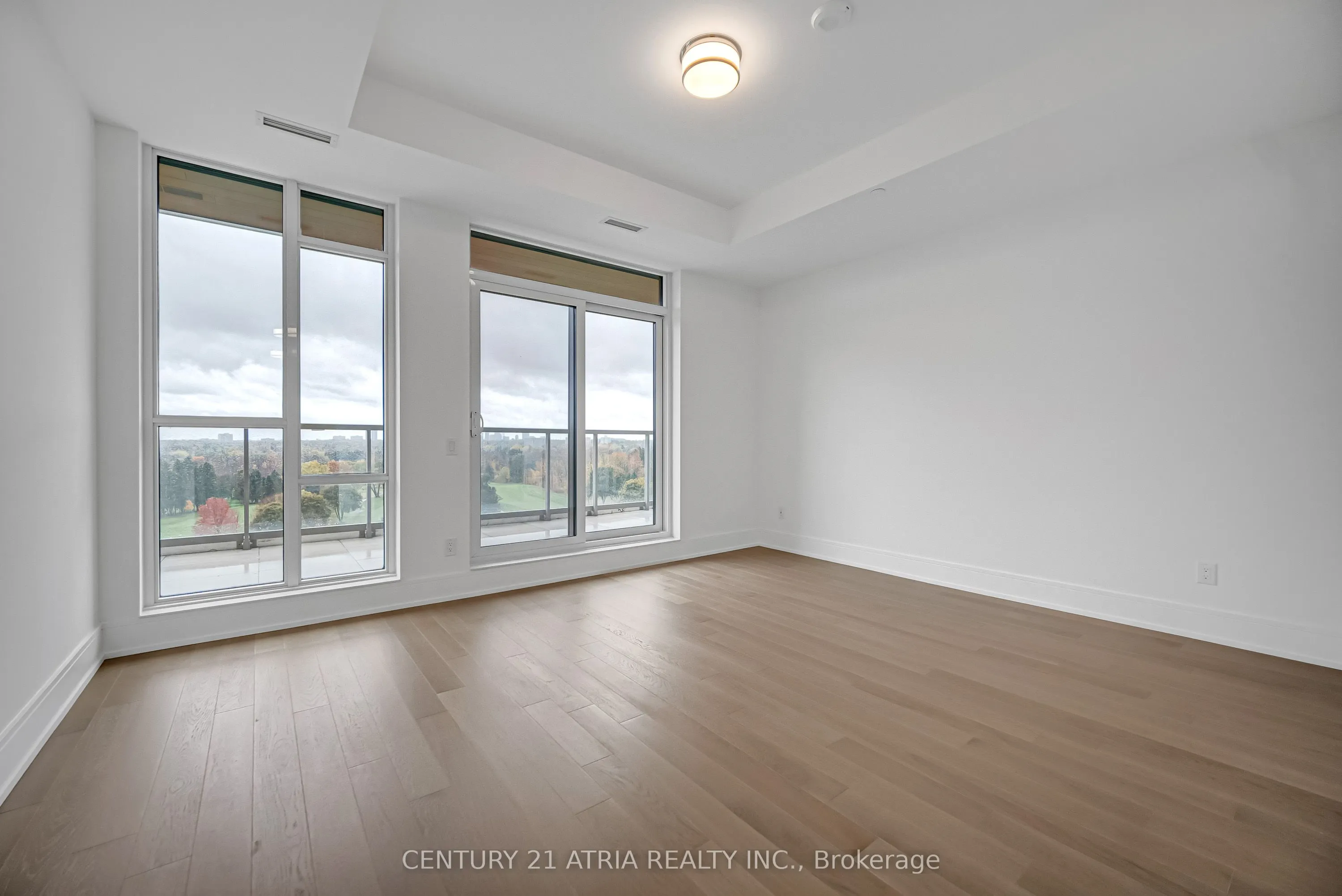 397 Royal Orchard Boulevard, #806