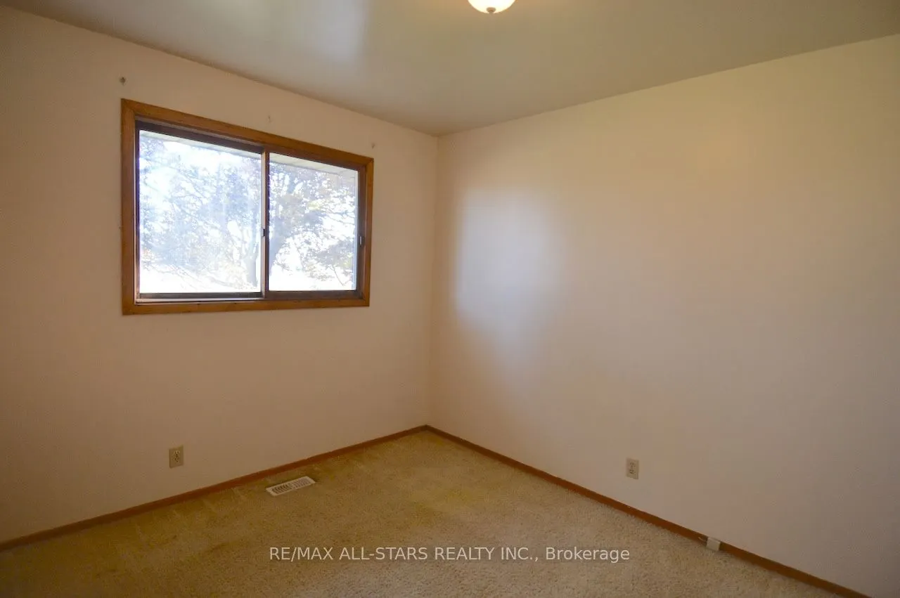 9512 Regional Road 1 Road