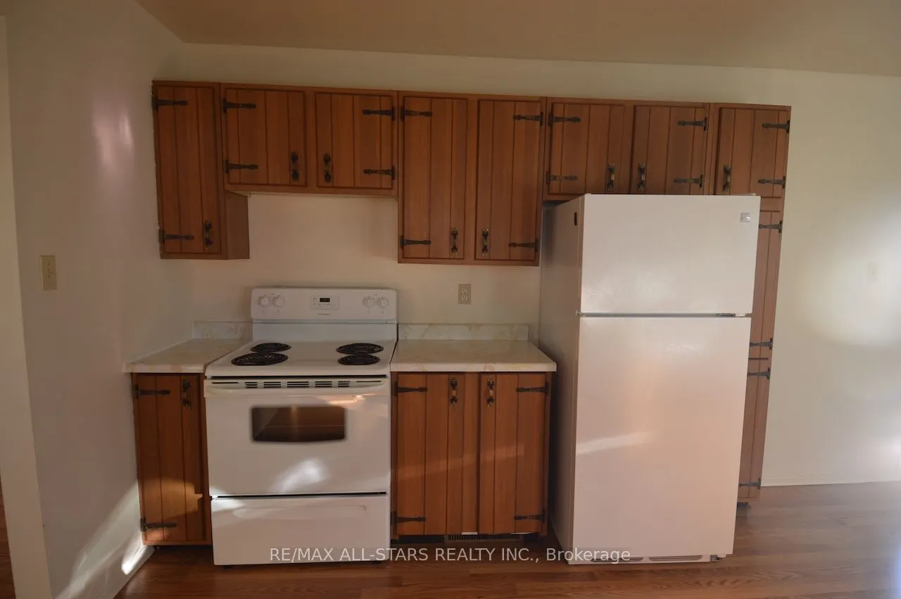 9512 Regional Road 1 Road