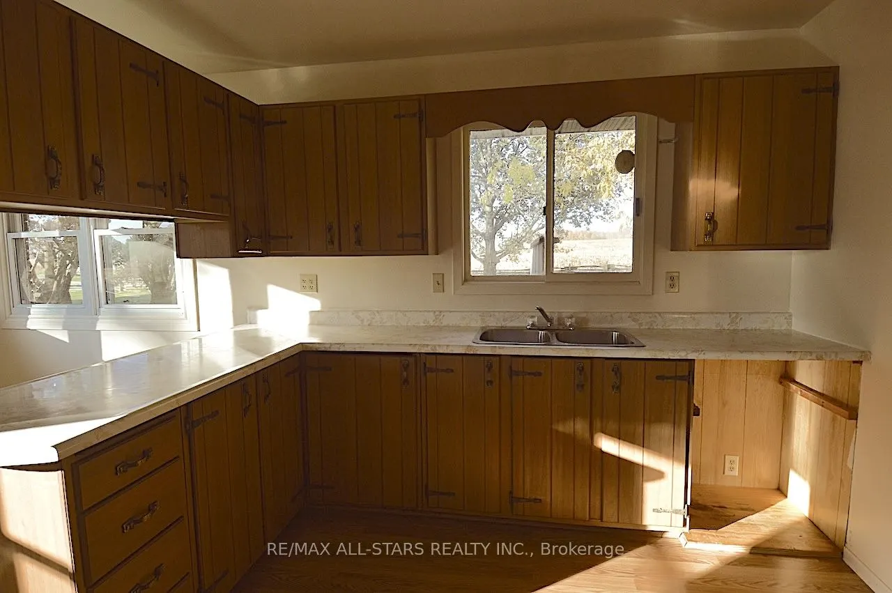 9512 Regional Road 1 Road