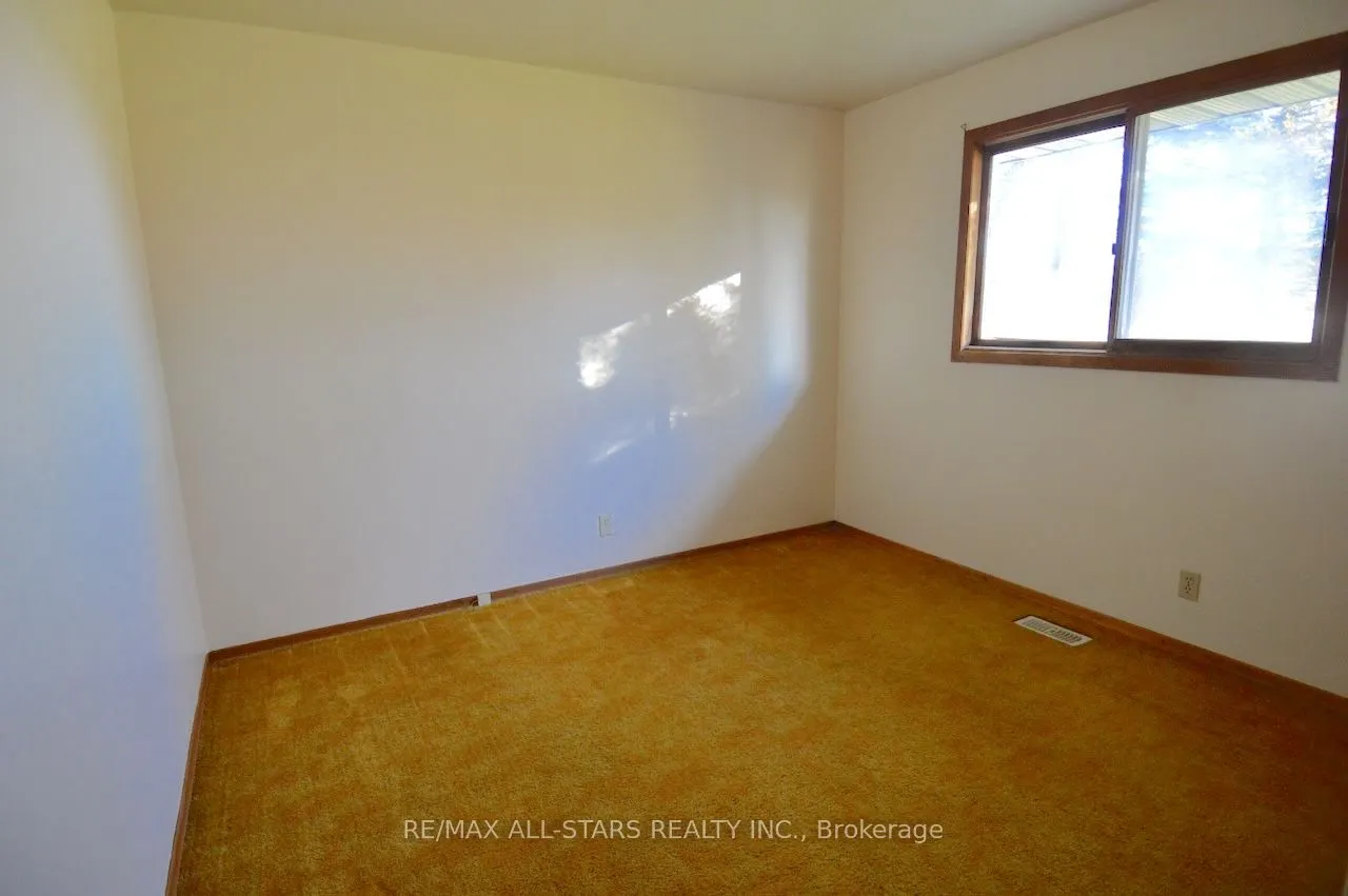 9512 Regional Road 1 Road