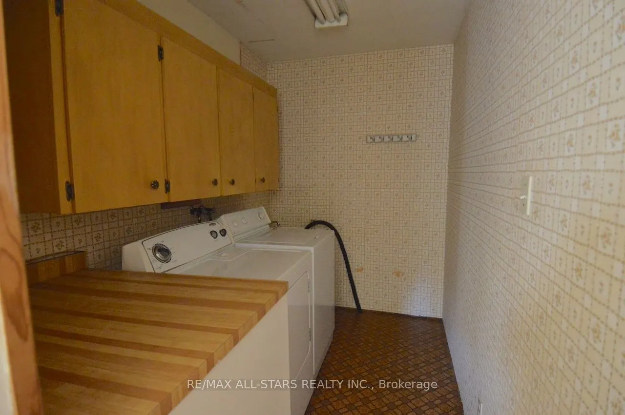 9512 Regional Road 1 Road