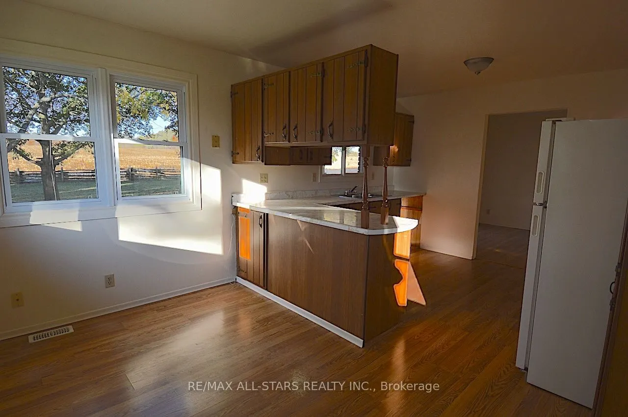 9512 Regional Road 1 Road