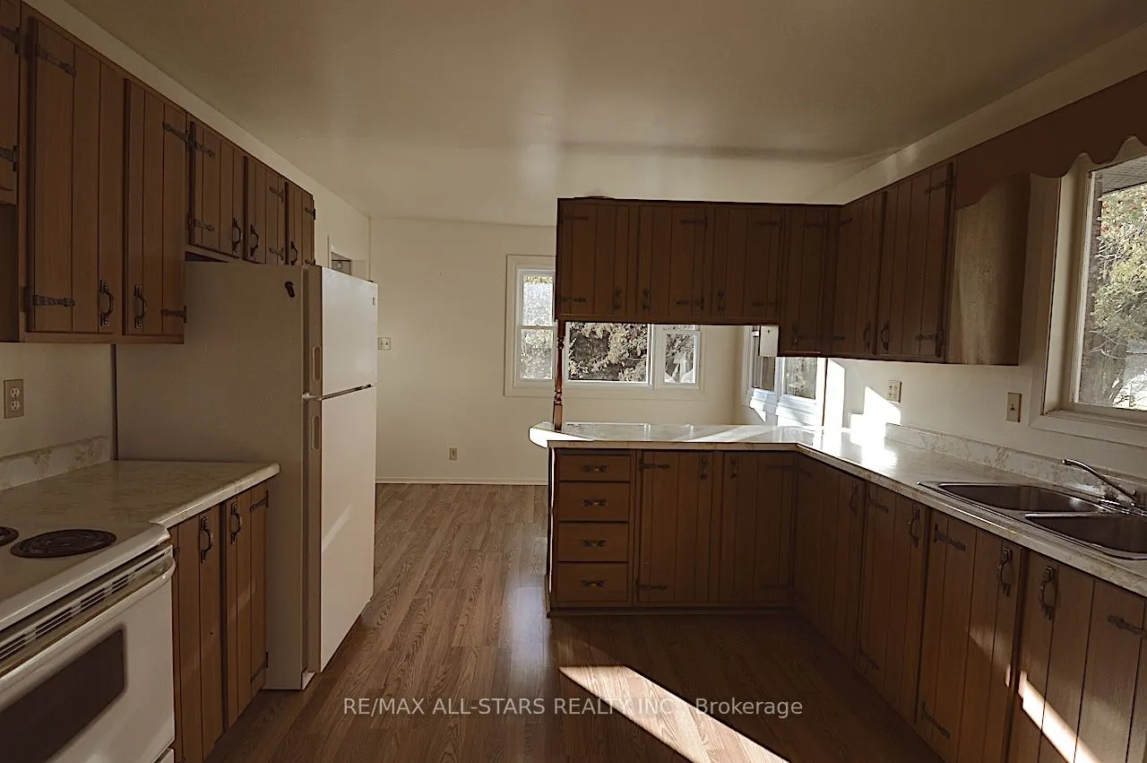 9512 Regional Road 1 Road