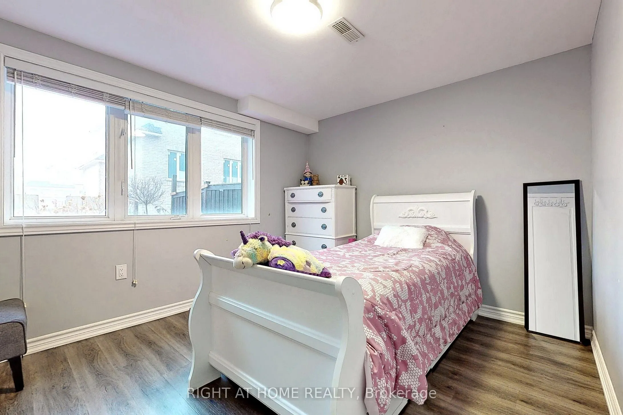 90 Maplebank Crescent, #Basement