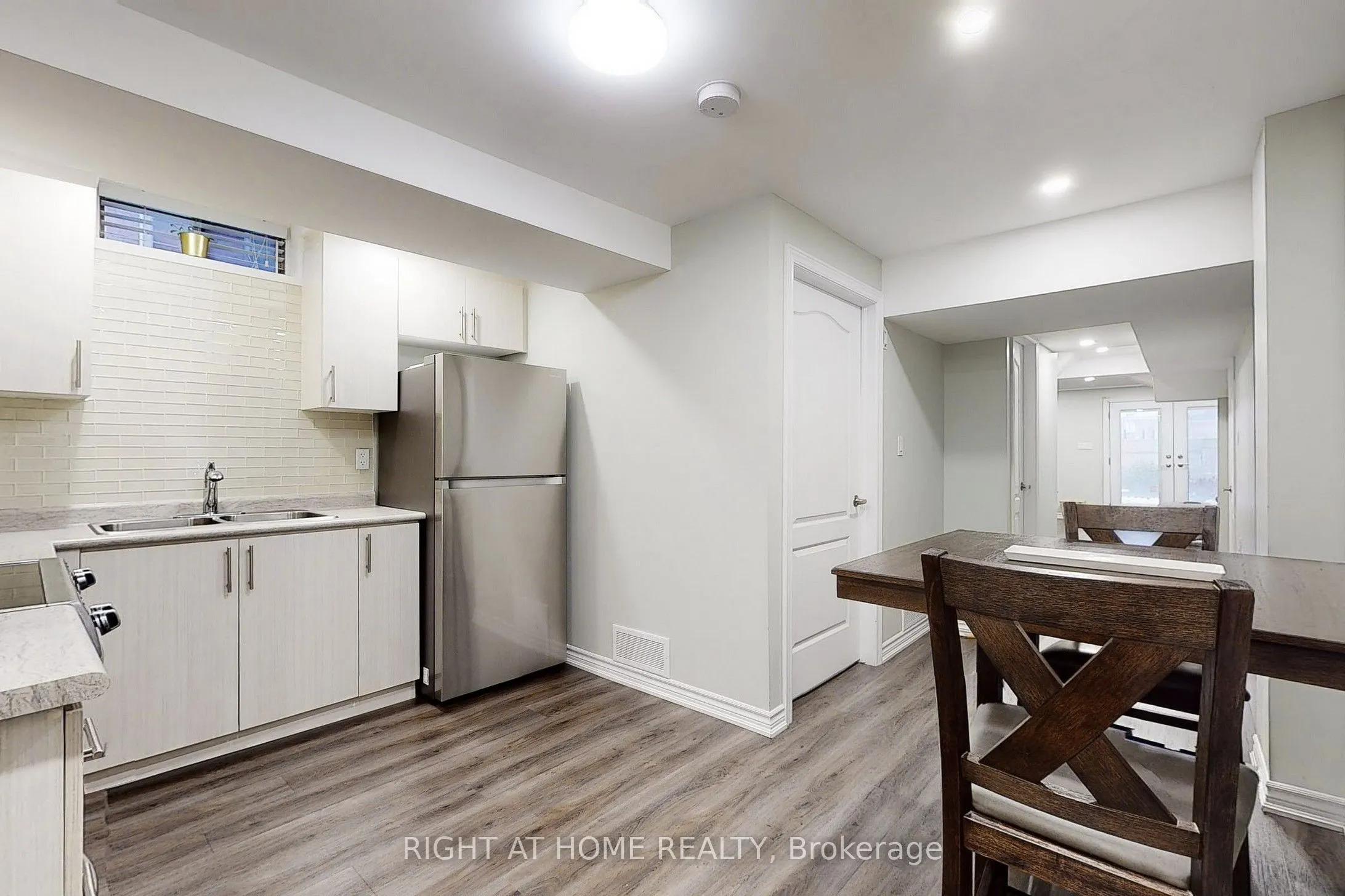 90 Maplebank Crescent, #Basement