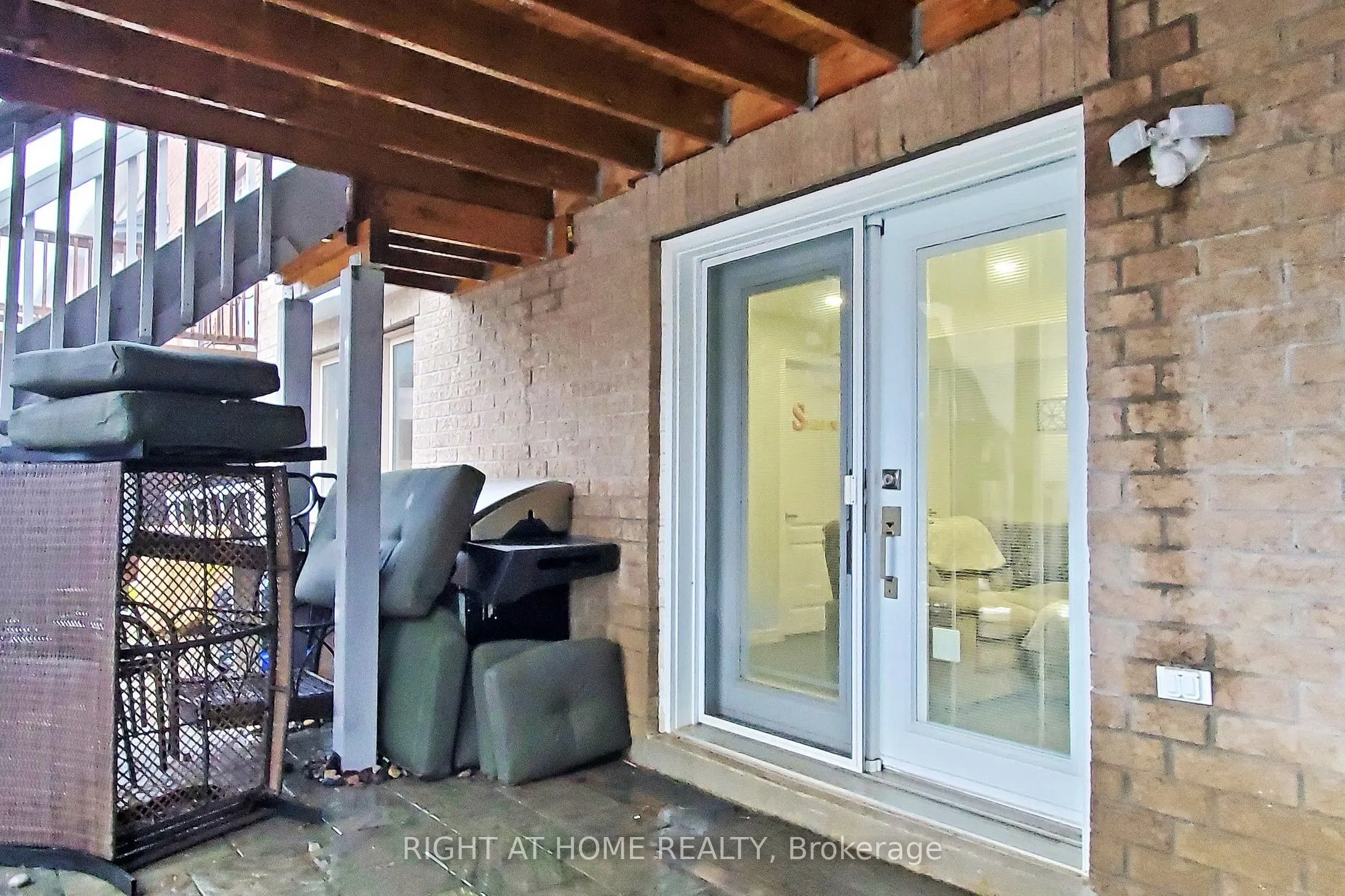 90 Maplebank Crescent, #Basement