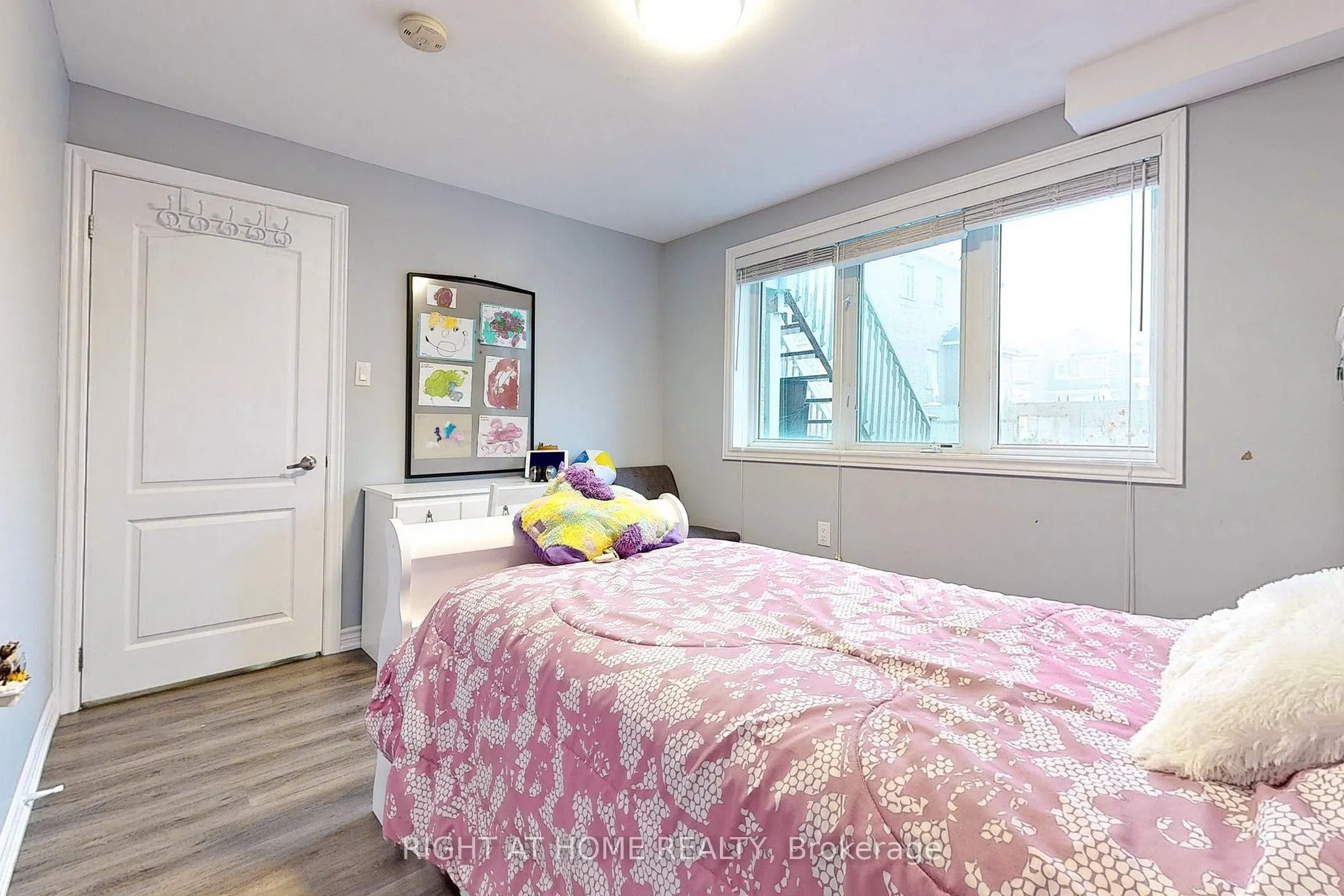 90 Maplebank Crescent, #Basement