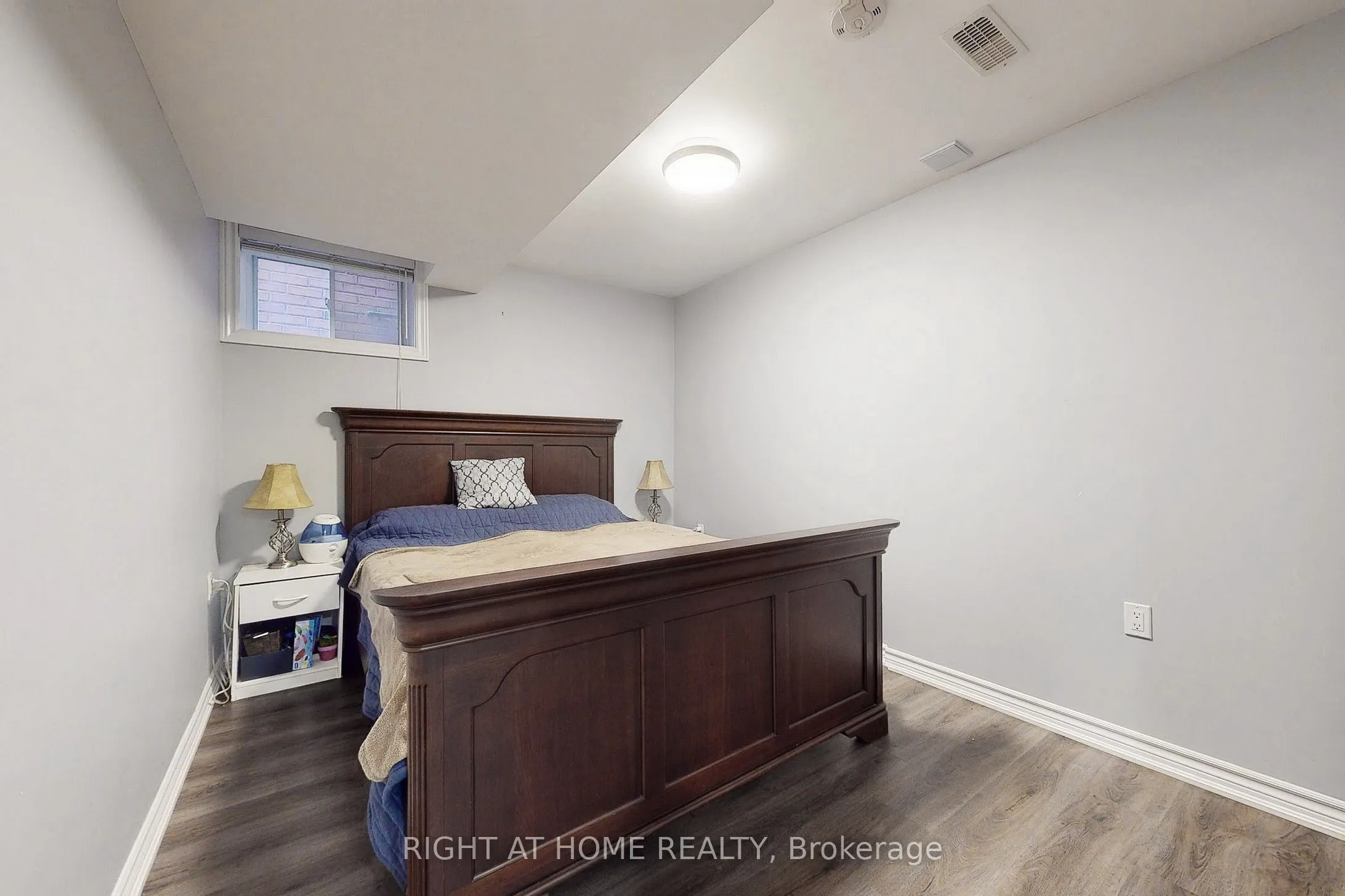 90 Maplebank Crescent, #Basement