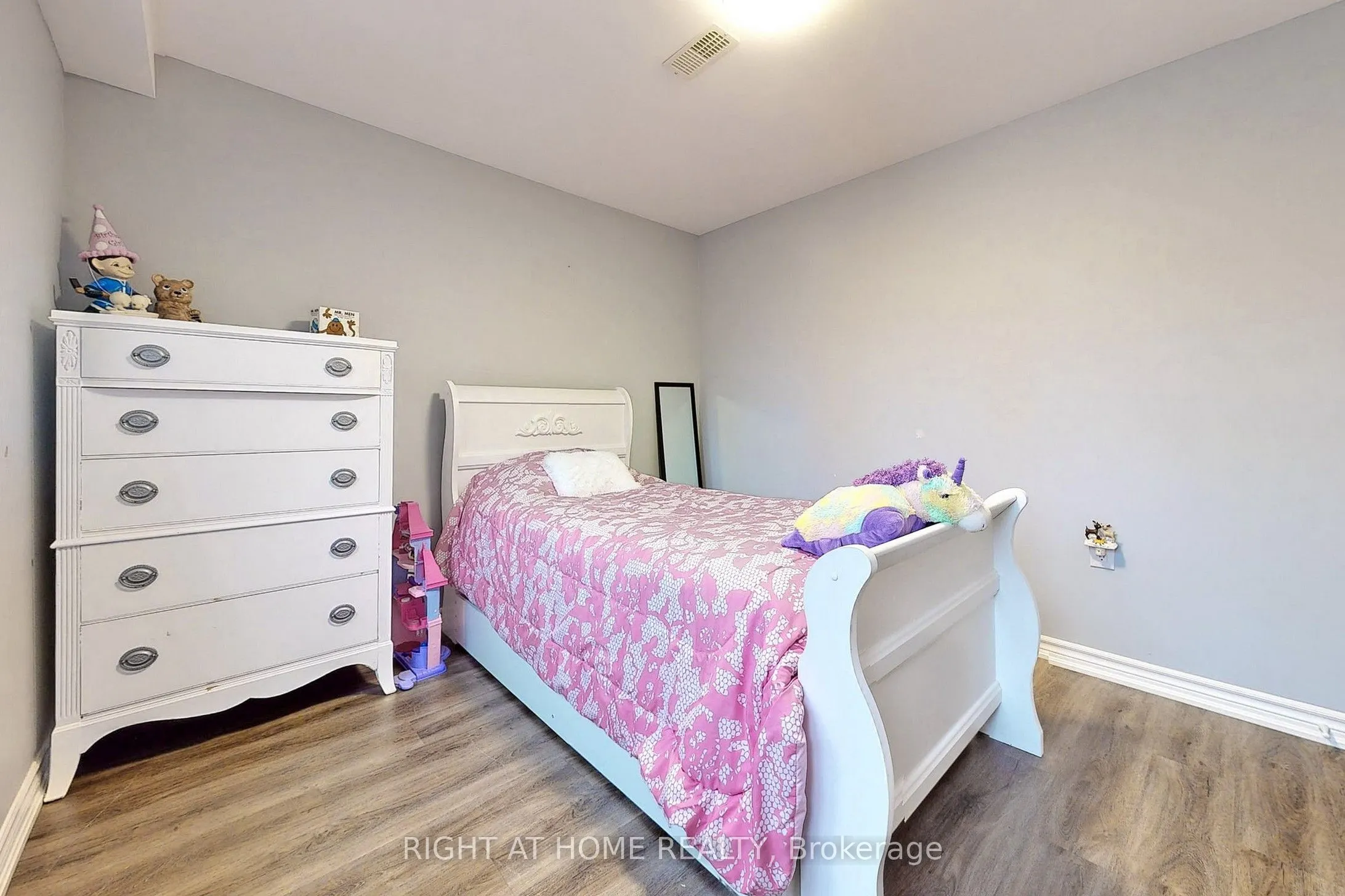 90 Maplebank Crescent, #Basement