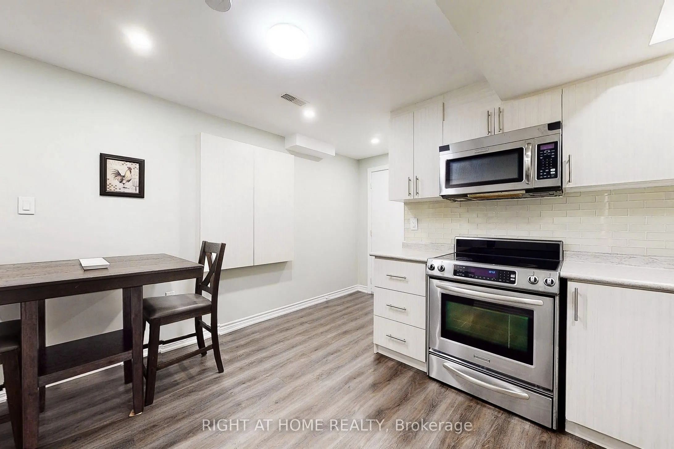 90 Maplebank Crescent, #Basement