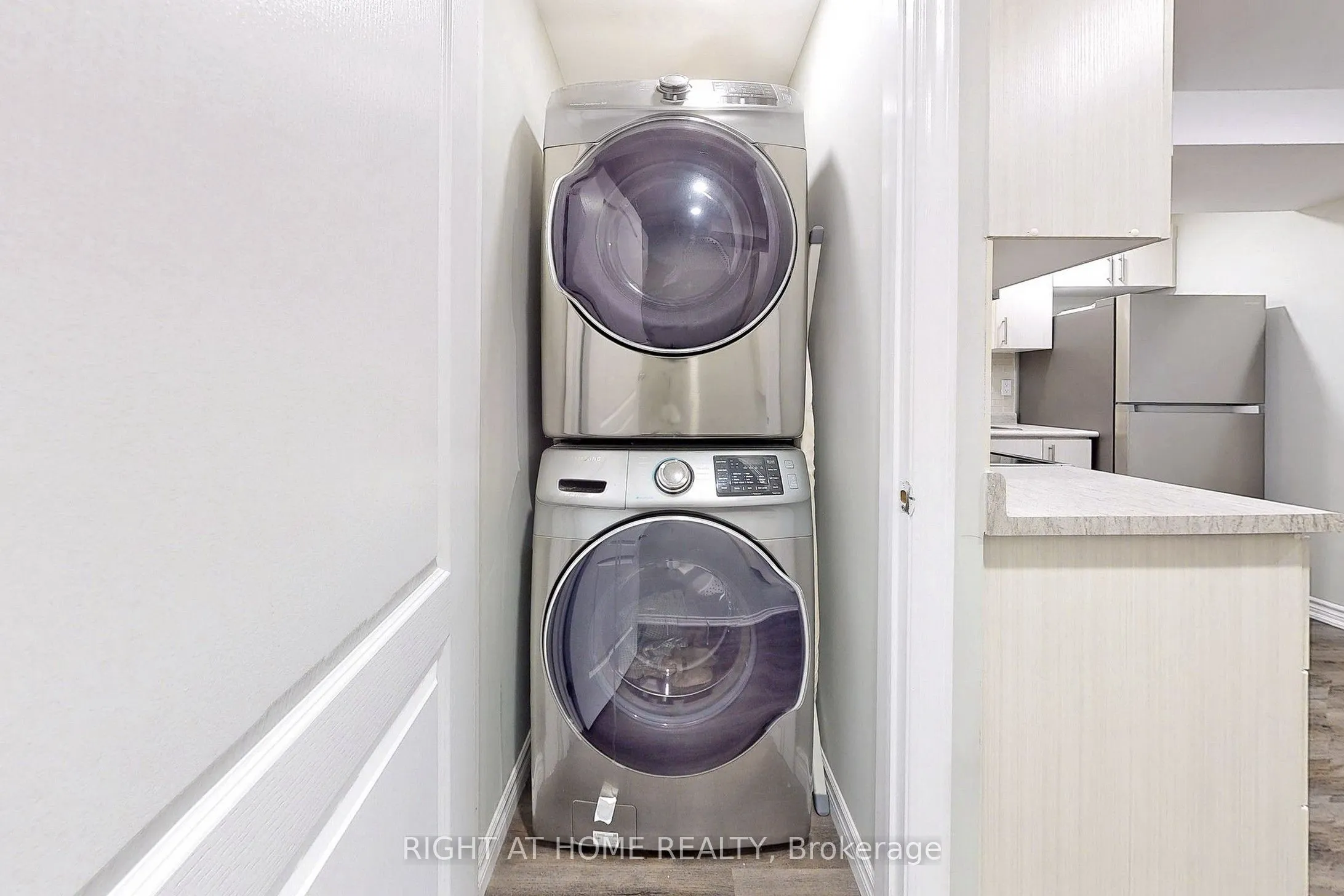 90 Maplebank Crescent, #Basement