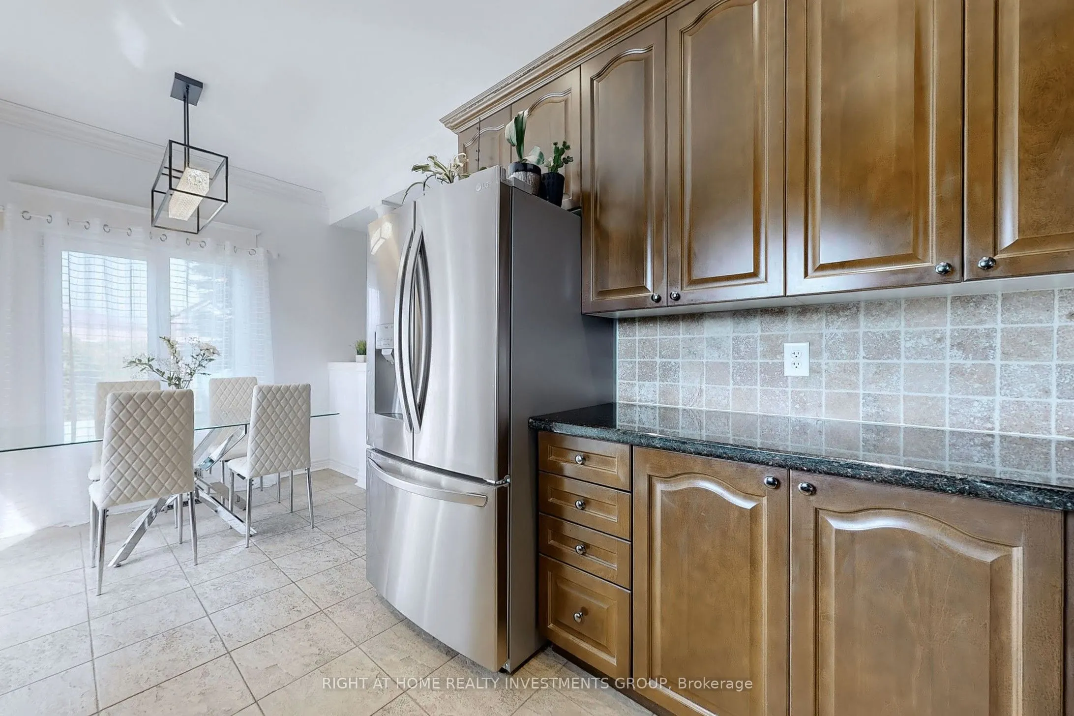 194 Tom Taylor Crescent