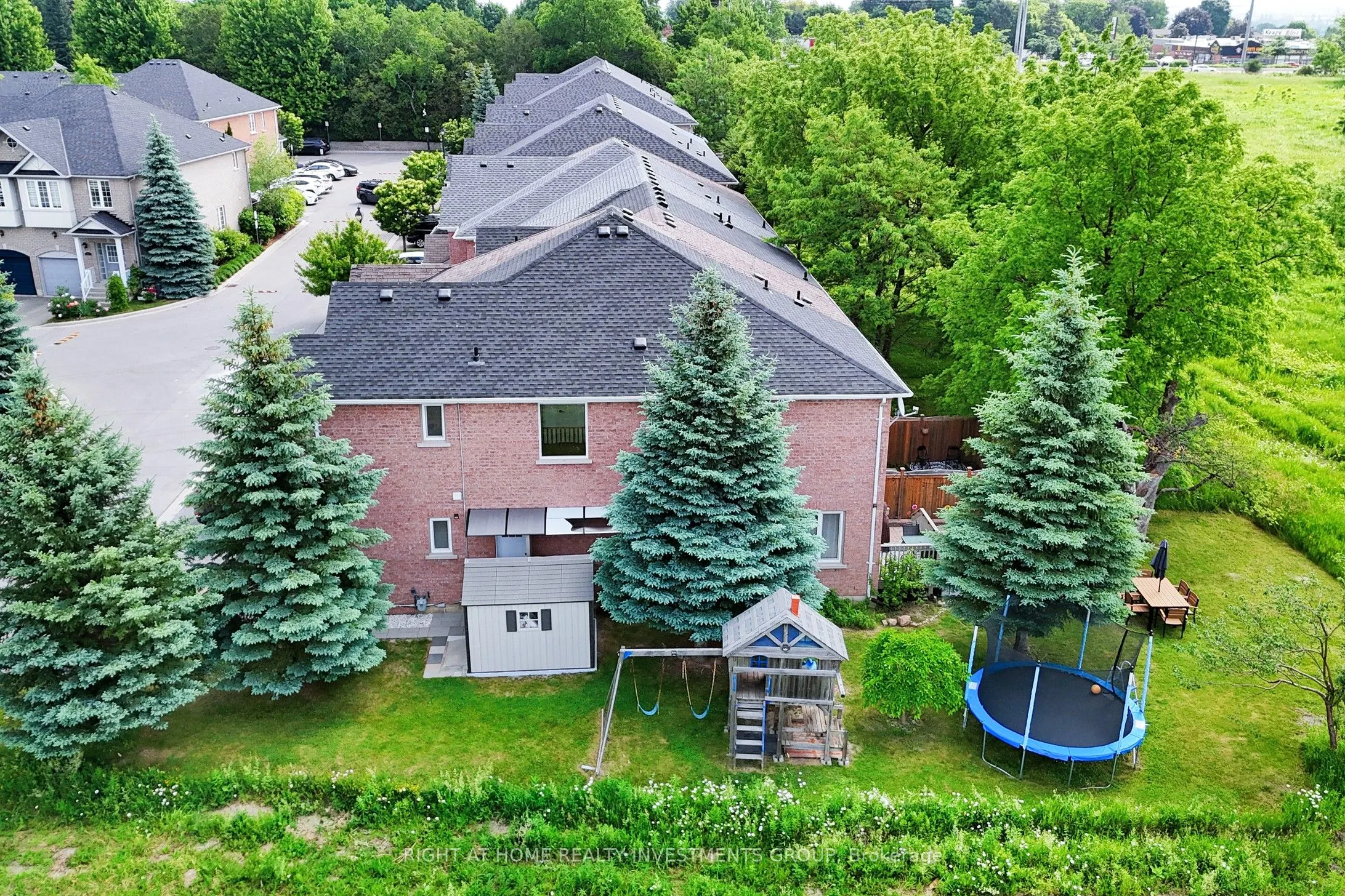 194 Tom Taylor Crescent